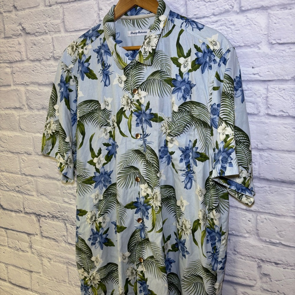 Tommy Bahama Men's XL 100% Silk Short Sleeve Hawaiian Floral Button-Up Shirt - Picture 7 of 16